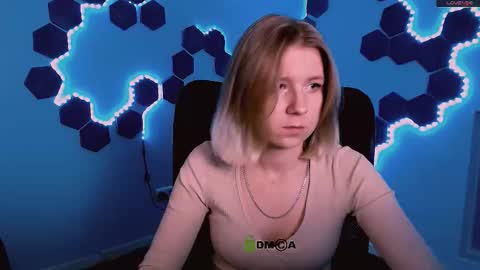 Snapshot of gloria_bubble chatting on 11/22/25, 10:36 your dream online show from 11/22/25, 10:36