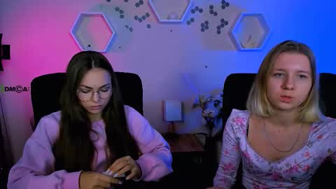 Snapshot of gloria_bubble chatting on 11/23/25, 09:53 your dream online show from 11/23/25, 09:53