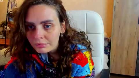 Gloria Wood online show from 10/03/25, 07:33