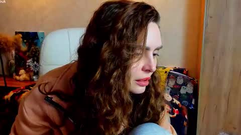 Snapshot of gloria_wood chatting on 12/17/25, 06:47 Gloria Wood online show from 12/17/25, 06:47