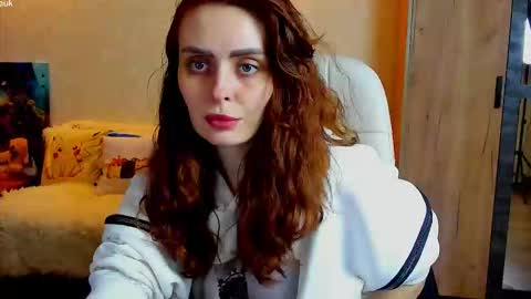 Snapshot of gloria_wood chatting on 02/02/26, 06:39 Gloria Wood online show from 02/02/26, 06:39