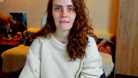 Snapshot of gloria_wood chatting on 02/06/26, 06:44 Gloria Wood online show from 02/06/26, 06:44