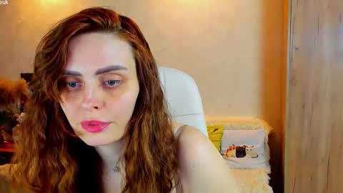 Snapshot of gloria_wood chatting on 02/18/26, 06:48 Gloria Wood online show from 02/18/26, 06:48