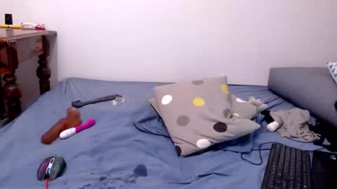 Snapshot of gloryloli chatting on 01/21/25, 07:50 Tanya online show from 01/21/25, 07:50