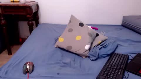 Snapshot of gloryloli chatting on 02/11/25, 02:24 Tanya online show from 02/11/25, 02:24