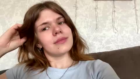 Snapshot of glossy_girl_1 chatting on 05/16/26, 11:53 Roxy online show from 05/16/26, 11:53