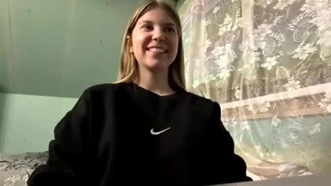 glyndabrierre online show from 04/12/26, 05:18