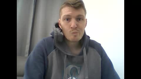 Snapshot of gmonay1331 chatting on 01/25/25, 07:49 gmonay1331 online show from 01/25/25, 07:49