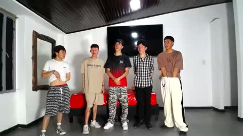 THOMAS AND DAMIAND online show from 09/10/25, 06:08