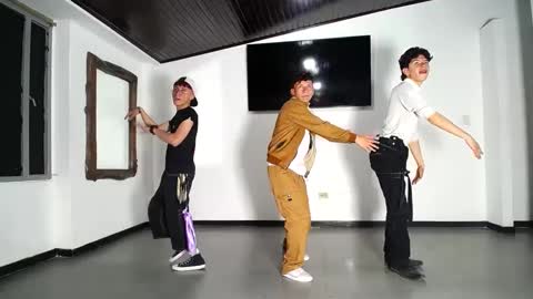 THOMAS AND DAMIAND online show from 09/17/25, 06:09