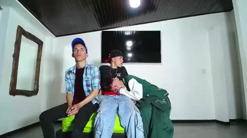 THOMAS AND DAMIAND online show from 11/01/25, 06:32