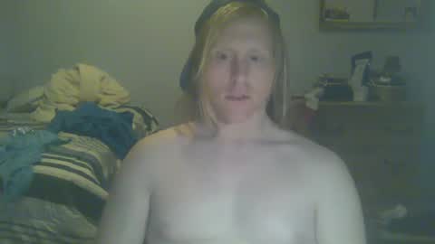 Snapshot of gnger31foru chatting on 12/30/24, 01:04 Steven Meadow online show from 12/30/24, 01:04