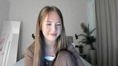 Lina online show from 10/05/25, 08:01