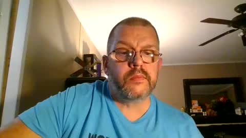 Snapshot of gobey33 chatting on 09/10/25, 12:10 IDKIDCIDGAF online show from 09/10/25, 12:10