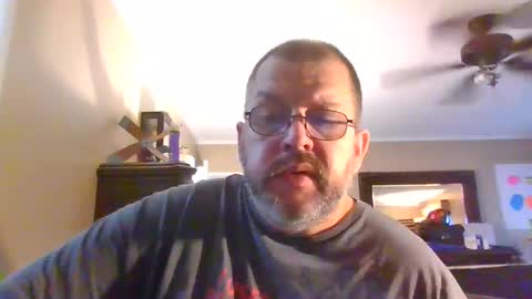 Snapshot of gobey33 chatting on 09/19/25, 01:23 IDKIDCIDGAF online show from 09/19/25, 01:23