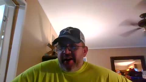 Snapshot of gobey33 chatting on 10/07/25, 06:16 IDKIDCIDGAF online show from 10/07/25, 06:16