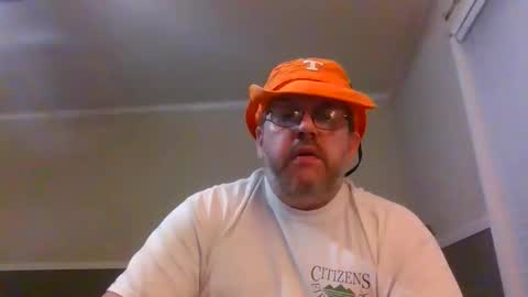 Snapshot of gobey33 chatting on 11/10/25, 07:07 IDKIDCIDGAF online show from 11/10/25, 07:07