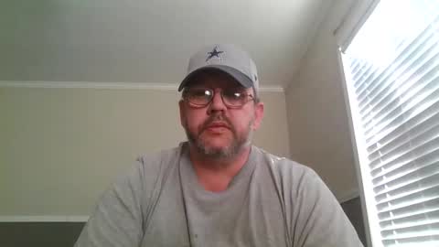 Snapshot of gobey33 chatting on 11/14/25, 04:28 IDKIDCIDGAF online show from 11/14/25, 04:28