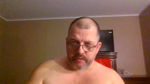 Snapshot of gobey33 chatting on 04/19/26, 12:11 IDKIDCIDGAF online show from 04/19/26, 12:11