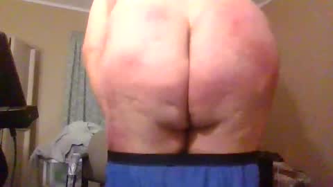 Snapshot of gobey33 chatting on 04/21/26, 12:34 IDKIDCIDGAF online show from 04/21/26, 12:34