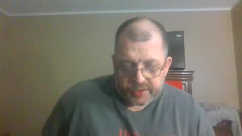 Snapshot of gobey33 chatting on 04/25/26, 03:20 IDKIDCIDGAF online show from 04/25/26, 03:20
