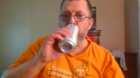 Snapshot of gobey33 chatting on 05/05/26, 04:26 IDKIDCIDGAF online show from 05/05/26, 04:26