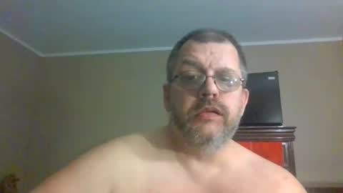 Snapshot of gobey33 chatting on 05/18/26, 12:18 IDKIDCIDGAF online show from 05/18/26, 12:18