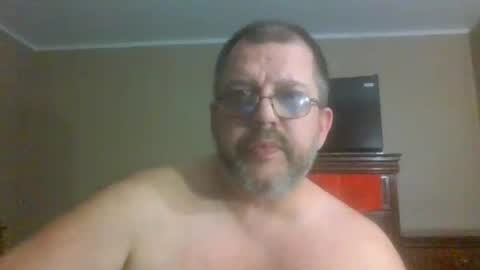 Snapshot of gobey33 chatting on 05/19/26, 01:56 IDKIDCIDGAF online show from 05/19/26, 01:56