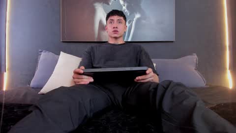 steven online show from 12/28/24, 06:18