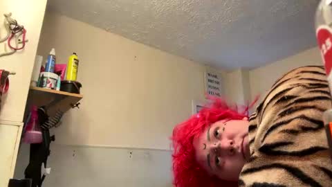 Snapshot of goddess182002 chatting on 11/09/25, 03:32 goddess182002 online show from 11/09/25, 03:32