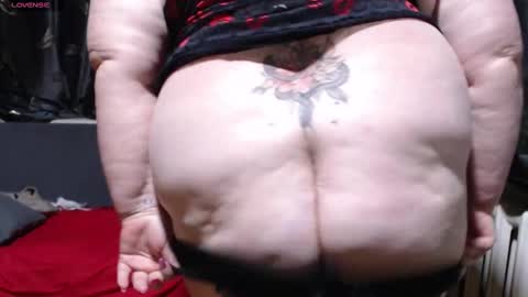 Snapshot of goddess57 chatting on 02/16/25, 03:38 Goddess online show from 02/16/25, 03:38