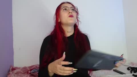 Snapshot of goddess_allison chatting on 12/31/24, 08:12 goddess_allison online show from 12/31/24, 08:12