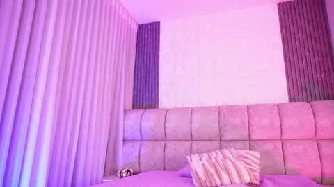 goddess_eli77 online show from 04/25/26, 03:09