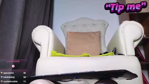 Snapshot of goddess_isabella11 chatting on 01/18/25, 10:17 Mrs. Isabella online show from 01/18/25, 10:17