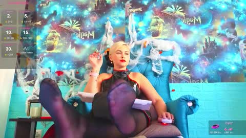 Snapshot of goddess_isabella11 chatting on 10/20/25, 04:02 Mrs. Isabella online show from 10/20/25, 04:02