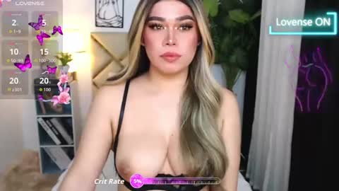 Snapshot of goddess_lykafox chatting on 07/17/26, 11:09 Lyka Fox online show from 07/17/26, 11:09