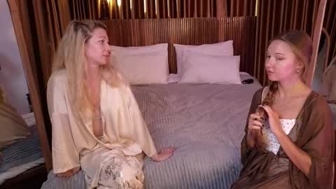   330 UTC2 girls   online show from 11/16/25, 03:45