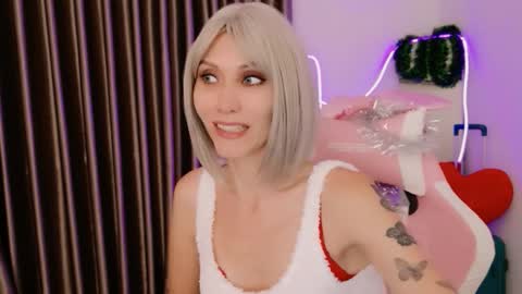 Snapshot of goddess_stars chatting on 01/18/26, 12:42 Katarina online show from 01/18/26, 12:42