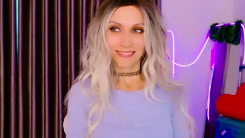 Snapshot of goddess_stars chatting on 02/12/26, 10:21 Katarina online show from 02/12/26, 10:21