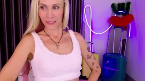 Snapshot of goddess_stars chatting on 02/20/26, 02:28 Katarina online show from 02/20/26, 02:28