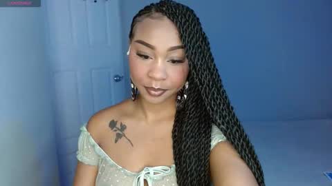 Snapshot of goddess_val chatting on 12/21/25, 10:00 Valentina online show from 12/21/25, 10:00