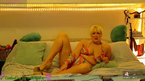 Snapshot of goddessalimony chatting on 02/25/25, 10:07 Goddess Alimony online show from 02/25/25, 10:07