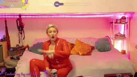 Snapshot of goddessalimony chatting on 10/24/25, 02:08 Goddess Alimony online show from 10/24/25, 02:08