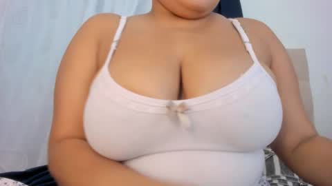 Snapshot of goddesschanell chatting on 09/19/25, 02:35 CHANELL online show from 09/19/25, 02:35