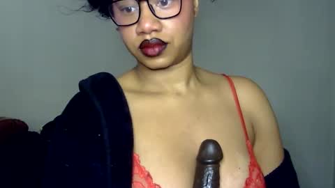 Snapshot of goddessdaisysky chatting on 12/15/25, 06:23 Goddess Daisy Sky online show from 12/15/25, 06:23