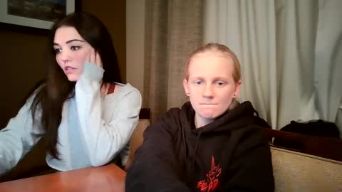 feyaa22 online show from 10/03/25, 04:09