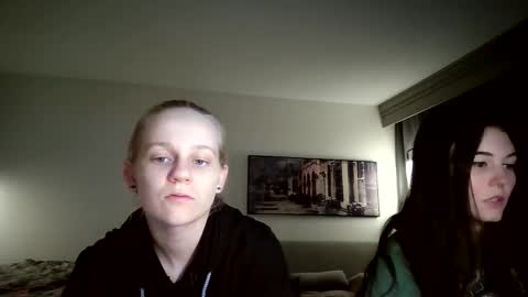 feyaa22 online show from 11/25/25, 03:17
