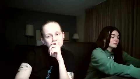 feyaa22 online show from 12/15/25, 02:38