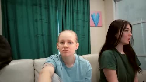feyaa22 online show from 02/11/26, 04:34