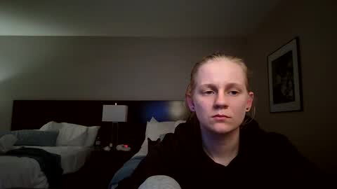 feyaa22 online show from 02/12/26, 04:40